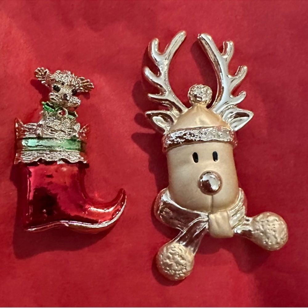 Christmas Brooches, Gold/Red/Green, Reindeer& Puppy in Boot. GERRY’S 2 Piece Set